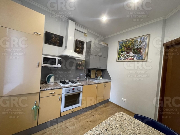
  Продается 2-комн. квартира, 60 м², Конституции СССР ул, д. 22
. Фото 12.