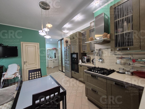 
  Продается 2-комн. квартира, 63 м², Сухумское шоссе ул, д. 13/7
. Фото 3.