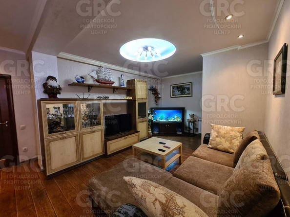 
  Продается 2-комн. квартира, 68.9 м², Клубничная ул, д. 88
. Фото 2.