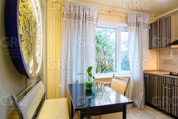 
  Продается 3-комн. квартира, 70 м², Апшеронская ул, д. 11/2
. Фото 7.