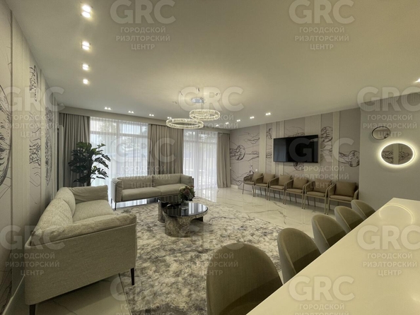 
  Продается 4-комнатный апартамент, 250 м², Черноморская ул, д. 4Д
. Фото 3.