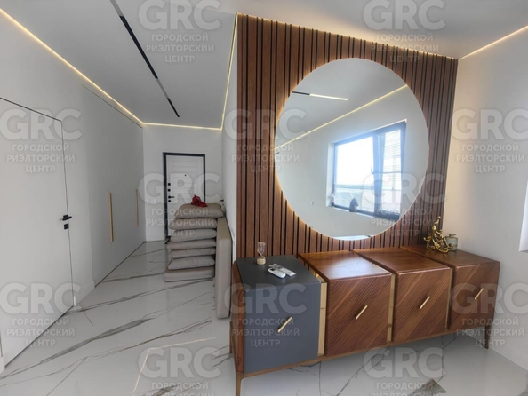 
   Продам дом, 285 м², Сочи

. Фото 2.
