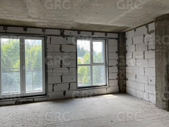 
  Продается 3-комн. квартира, 97 м², Туапсинская ул, д. 10
. Фото 5.