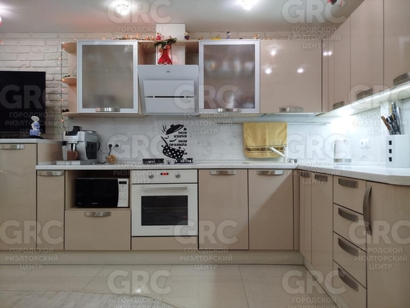 
  Продается 3-комн. квартира, 63 м², Учительская ул, д. 24г
. Фото 12.