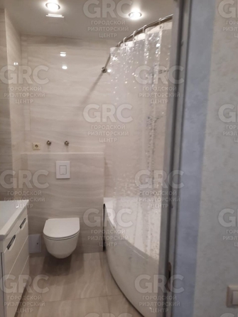 
  Продается 2-комн. квартира, 68 м², Дагомысский пер, д. 27
. Фото 7.