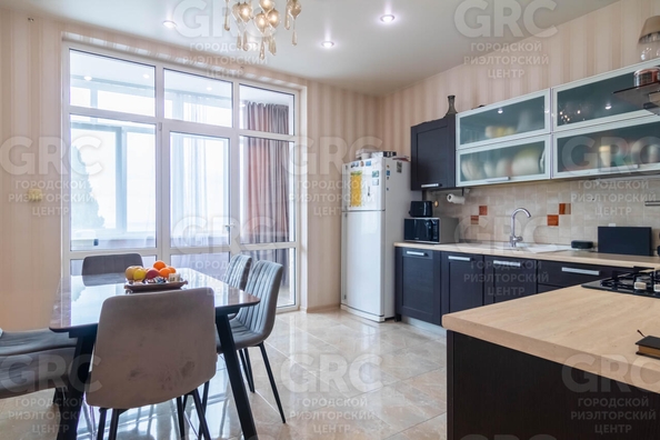 
  Продается 3-комн. квартира, 90 м², Политехническая ул
. Фото 1.