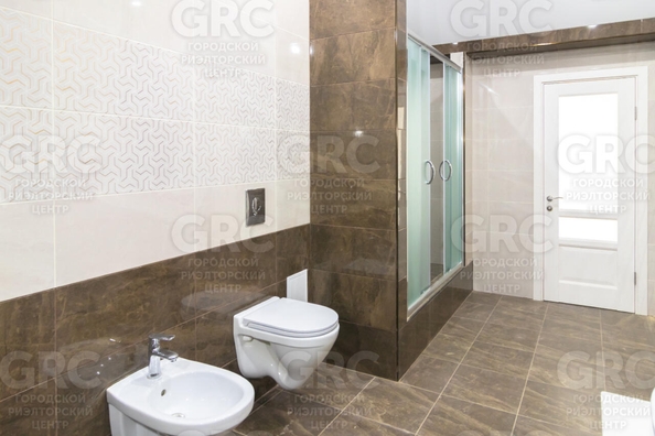 
  Продается 4-комн. квартира, 193 м², Санаторная ул, д. 65
. Фото 4.