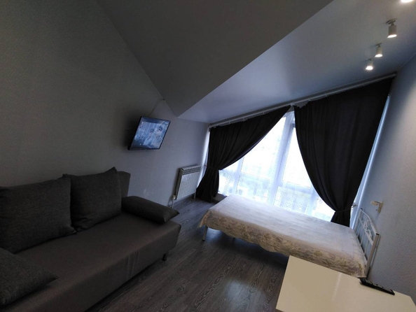 
  Продается 1-комн. квартира, 49 м², Крымская ул
. Фото 4.
