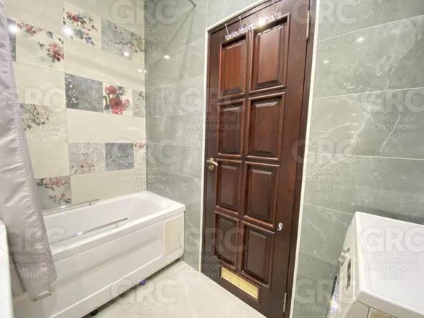 
  Продается 2-комн. квартира, 57 м², Войкова ул, д. 40
. Фото 18.