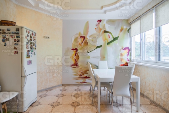 
  Продается дом, 305.8 м², Сочи
. Фото 8.