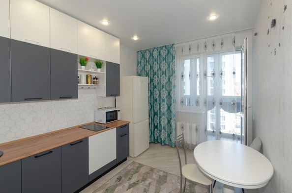
  Продается 1-комн. квартира, 38 м², Омелькова ул, д. 93
. Фото 7.