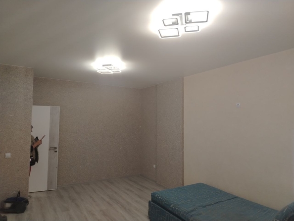 
  Продается 1-комн. квартира, 49 м², Дзержинского ул
. Фото 8.