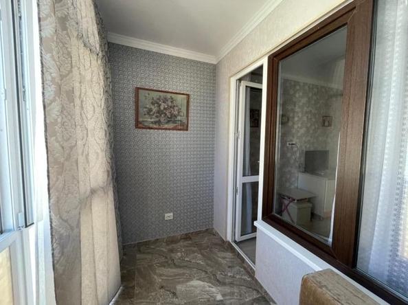 
  Продается 2-комн. квартира, 56 м², Верхняя ул
. Фото 8.
