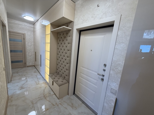 
  Продается 2-комн. квартира, 58 м², Омелькова ул, д. 93
. Фото 10.