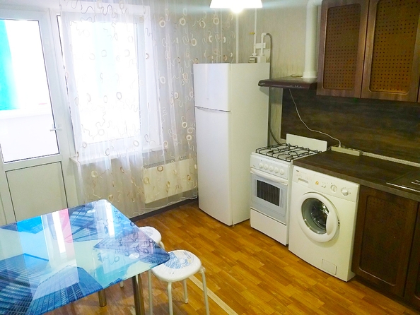 
  Сдам 1-комн. квартиру, 43 м², Алтайская ул, д. 4/2
. Фото 2.