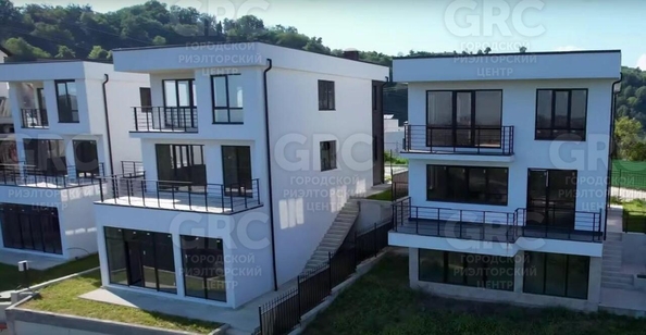 
  Продается дом, 300 м², Сочи
. Фото 1.