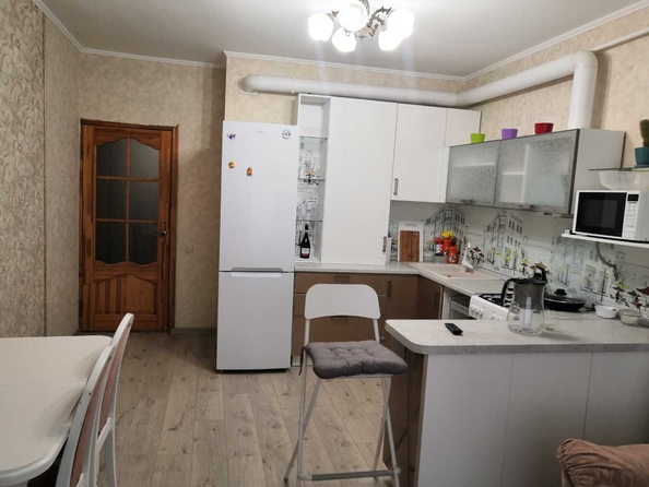 
  Продается 2-комн. квартира, 90 м², Лазурная ул, д. 16
. Фото 3.