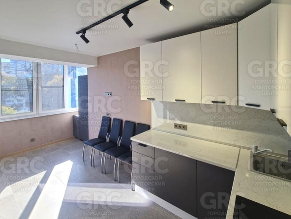 
  Продается 1-комн. квартира, 32 м², Амбровая ул, д. 10
. Фото 8.