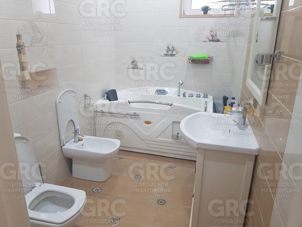 
  Продается 4-комн. квартира, 250 м², Санаторная ул, д. 45
. Фото 5.