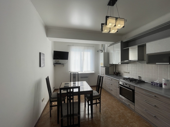 
  Продается 2-комн. квартира, 61 м², Ильинский пер, д. 18
. Фото 13.