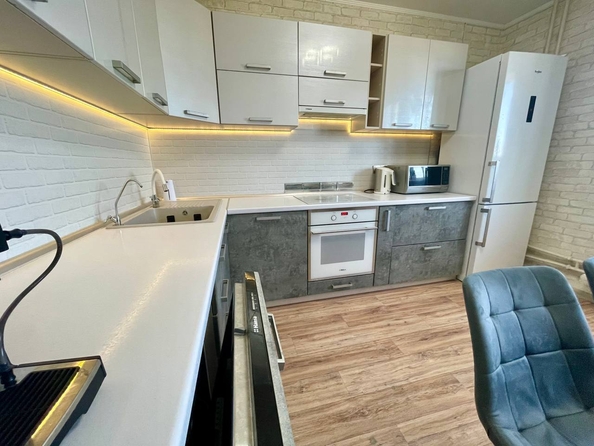
  Продается 2-комн. квартира, 62 м², Ленина ул, д. 192
. Фото 6.