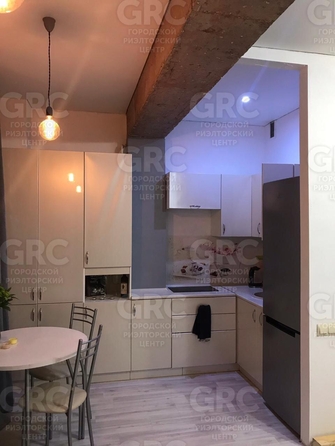 
  Продается 2-комн. квартира, 38 м², Альпийская ул, д. 27А
. Фото 2.