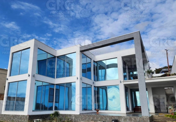 
  Продается коттедж, 350 м², Сочи
. Фото 1.