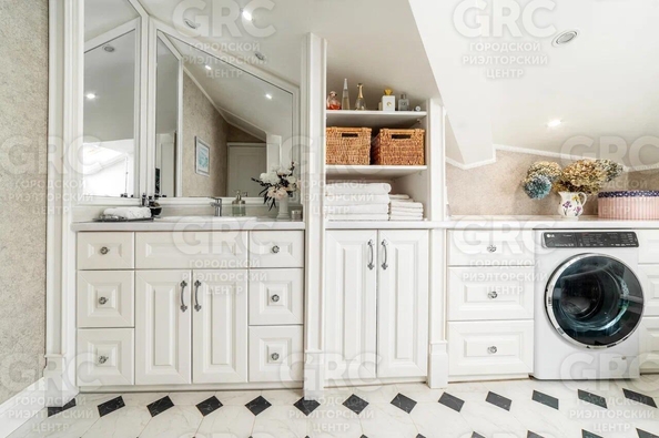 
  Продается 4-комн. квартира, 110 м², Советская ул, д. 7
. Фото 42.