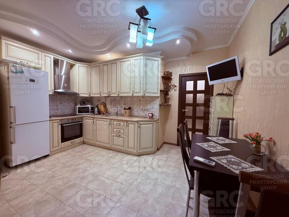 
  Продается 1-комн. квартира, 55 м², Юных Ленинцев ул, д. 10
. Фото 2.