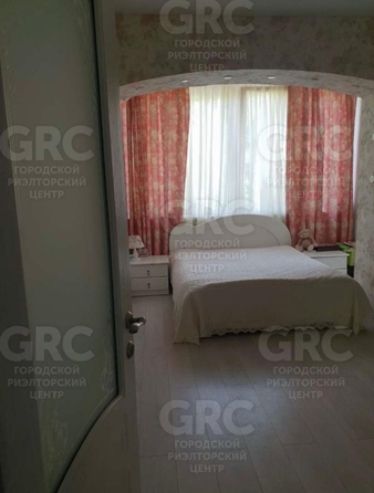 
  Продается 4-комн. квартира, 86.3 м², Глазунова ул, д. 8
. Фото 6.