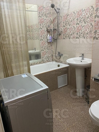 
  Продается 4-комн. квартира, 86.3 м², Глазунова ул, д. 8
. Фото 9.