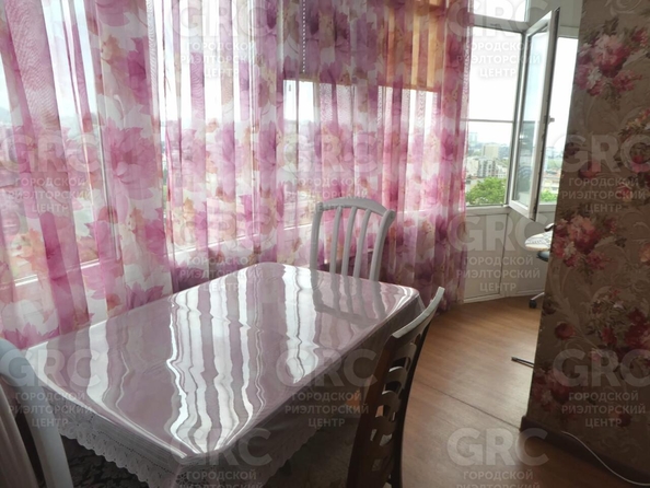 
  Продается 2-комн. квартира, 59 м², Цюрупы ул, д. 32
. Фото 1.