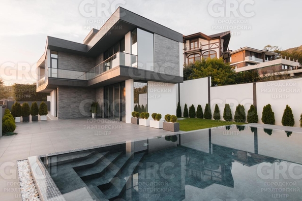 
  Продается дом, 300 м², Сочи
. Фото 3.