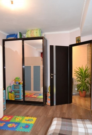 
  Продается 2-комн. квартира, 60 м², Лазурная ул, д. 18
. Фото 7.