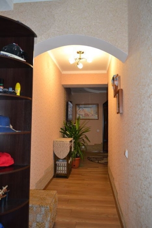 
  Продается 2-комн. квартира, 60 м², Лазурная ул, д. 18
. Фото 9.