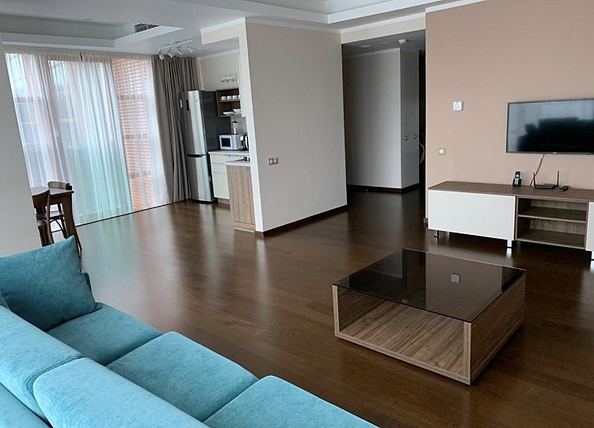 
  Продается 3-комн. квартира, 107 м², Революции пр-кт, д. 3
. Фото 2.