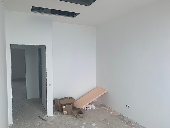 
  Продается 2-комн. квартира, 78 м², Революции пр-кт, д. 3
. Фото 7.
