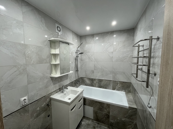 
  Продается 2-комн. квартира, 65 м², Адмирала Пустошкина ул, д. 22к10
. Фото 12.