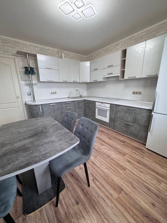 
  Продается 2-комн. квартира, 62 м², Ленина ул, д. 192
. Фото 1.