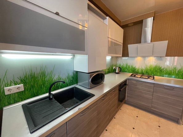 
  Продается 2-комн. квартира, 88 м², Зеленая ул, д. 1В
. Фото 1.