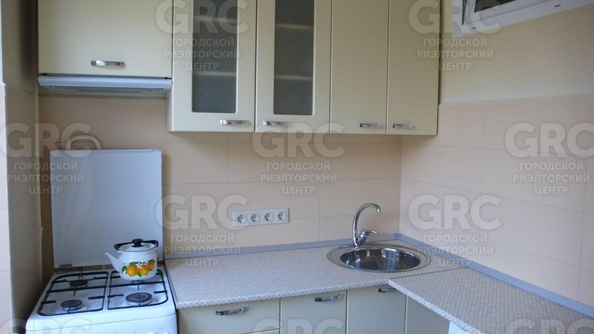 
  Продается 1-комн. квартира, 31 м², Конституции СССР ул, д. 8
. Фото 3.