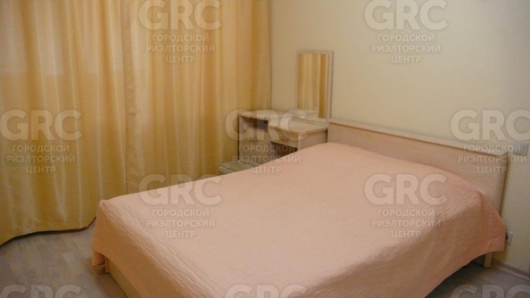 
  Продается 1-комн. квартира, 31 м², Конституции СССР ул, д. 8
. Фото 4.