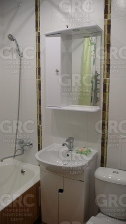 
  Продается 1-комн. квартира, 31 м², Конституции СССР ул, д. 8
. Фото 8.
