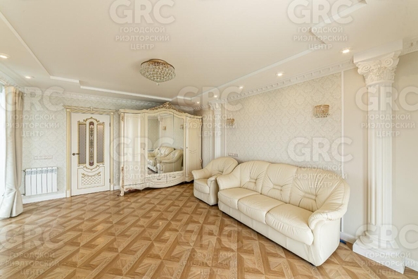 
  Продается 3-комн. квартира, 128 м², Черноморская ул, д. 10
. Фото 4.