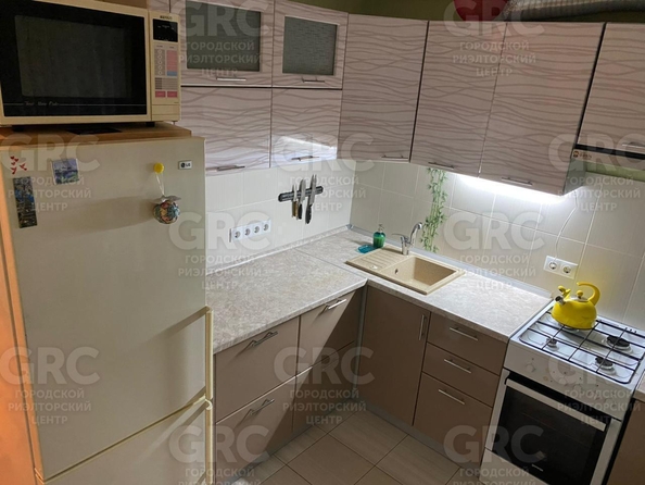 
  Продается 3-комн. квартира, 66 м², Вишневая ул, д. 24
. Фото 4.