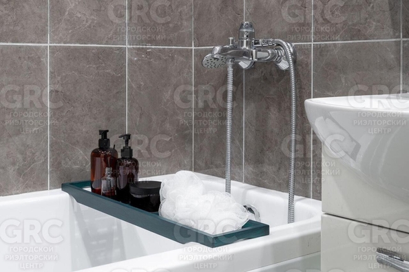 
  Продается 2-комн. квартира, 50 м², Навагинская ул, д. 12
. Фото 9.