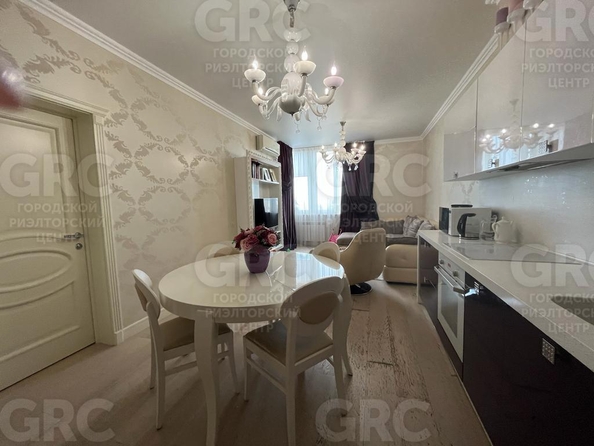 
  Продается 3-комн. квартира, 77 м², Юных Ленинцев ул, д. 10
. Фото 3.