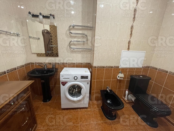 
  Продается 2-комн. квартира, 46 м², Альпийская ул, д. 1/3
. Фото 35.