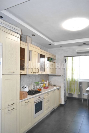 
   Продам 2-комнатную, 65 м², Амбровая ул, 33

. Фото 6.