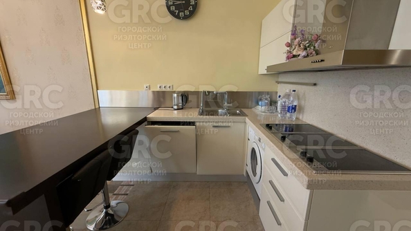 
  Продается 4-комн. квартира, 220 м², Войкова ул, д. 35
. Фото 4.